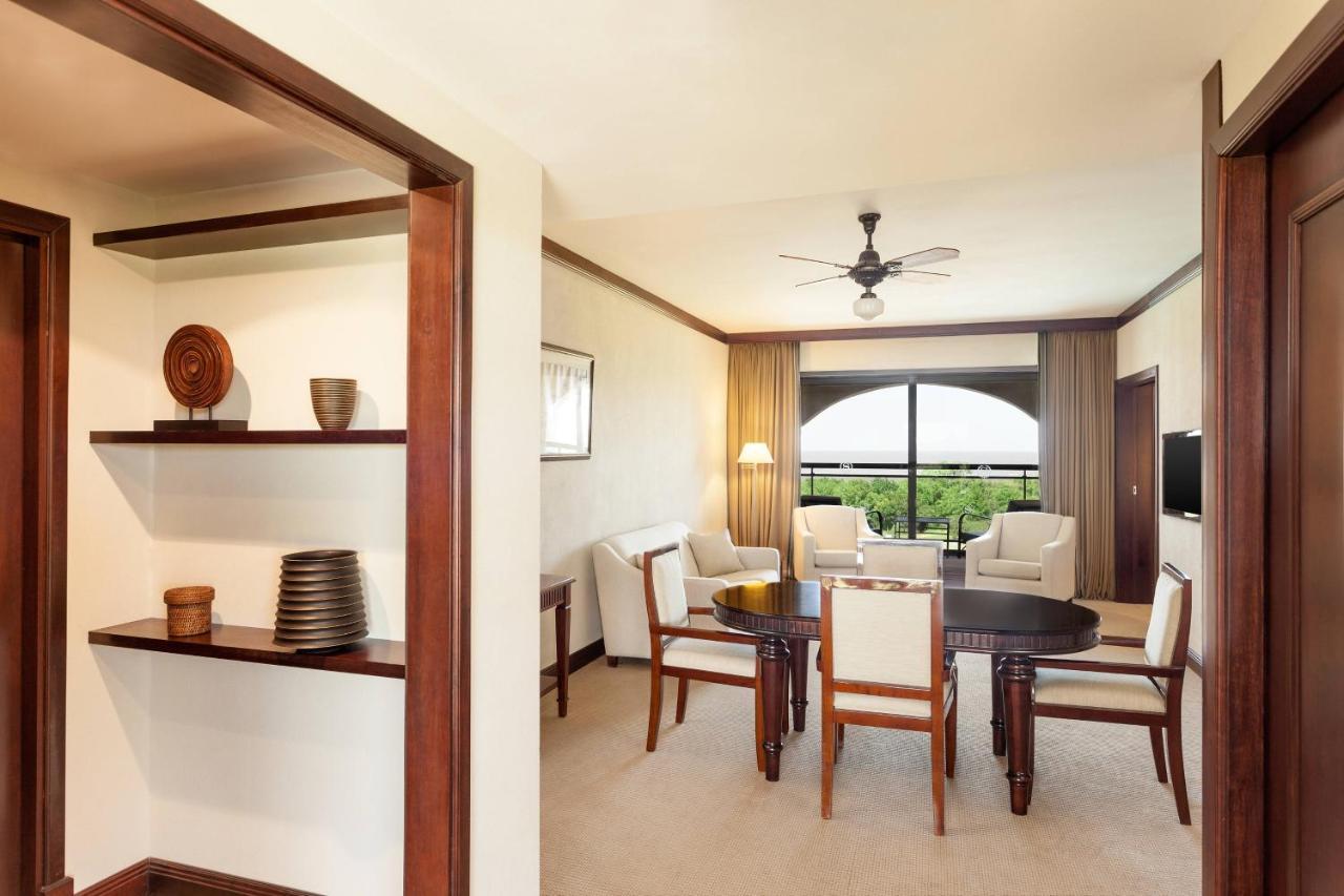 Sheraton Colonia Golf & Spa Resort Colonia del Sacramento Eksteriør bilde A suite at the Hilton Cancun Resort
