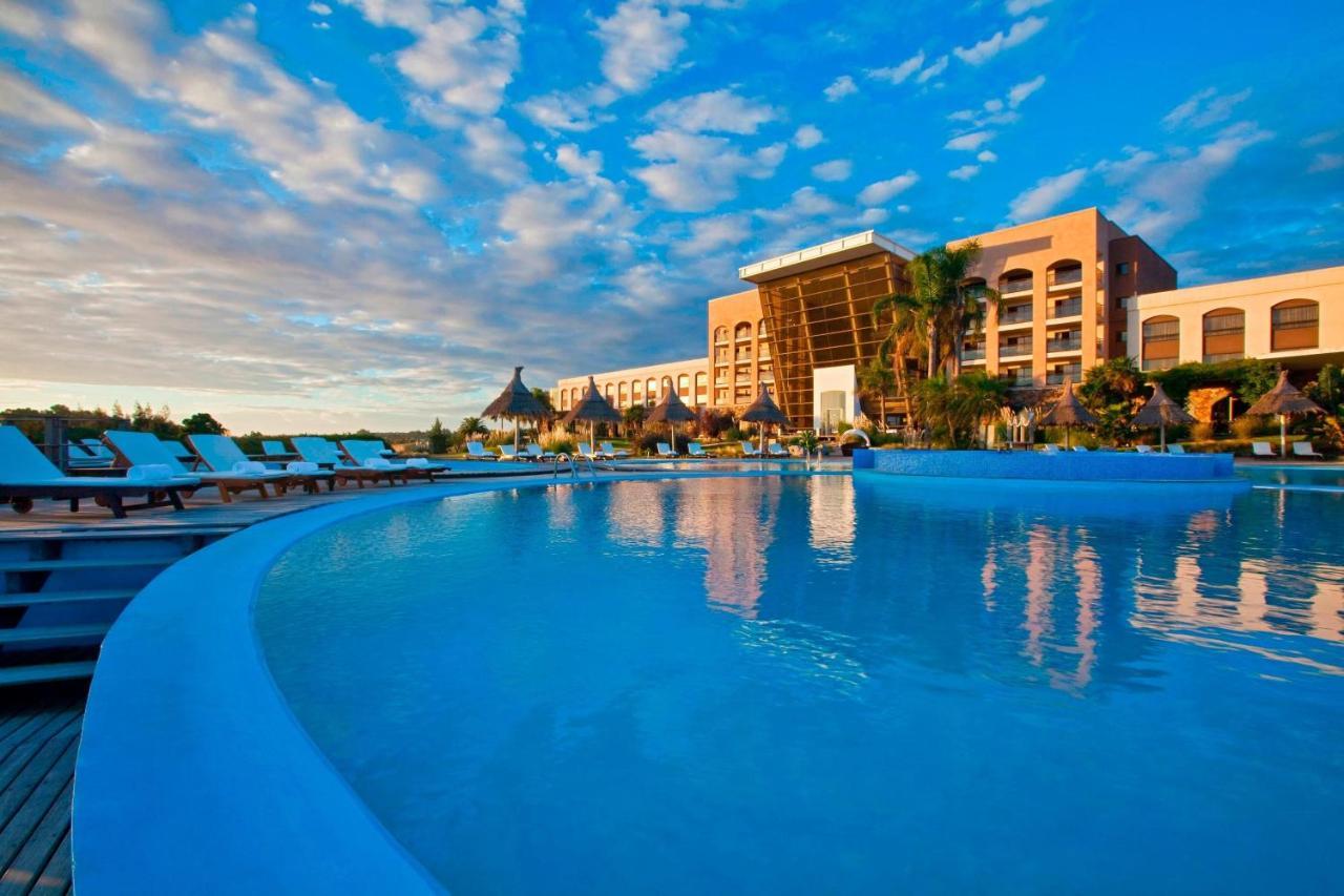 Sheraton Colonia Golf & Spa Resort Colonia del Sacramento Eksteriør bilde The hotel's main pool