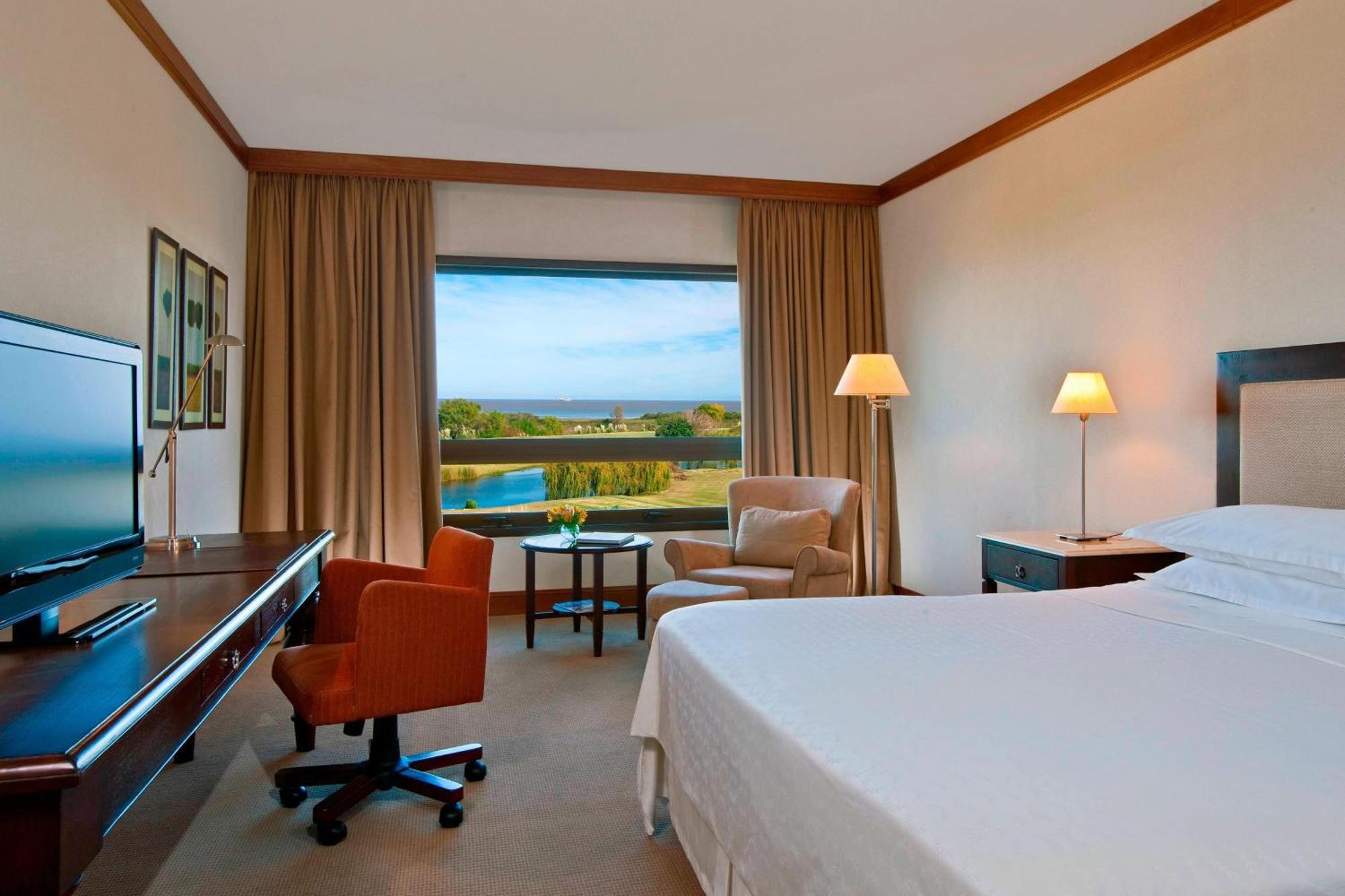 Sheraton Colonia Golf & Spa Resort Colonia del Sacramento Eksteriør bilde A room at the Sheraton Vistana Resort