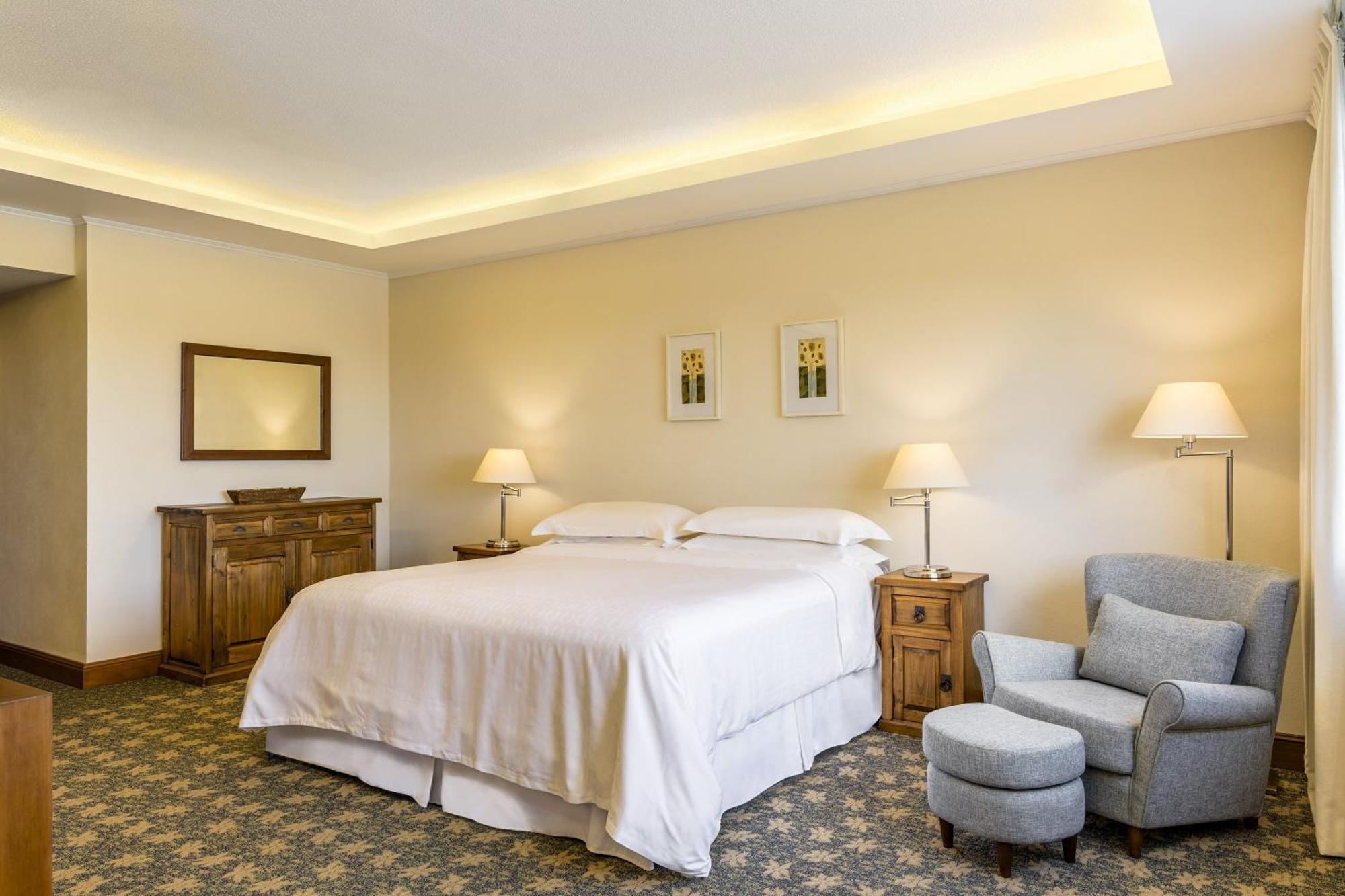 Sheraton Colonia Golf & Spa Resort Colonia del Sacramento Eksteriør bilde A bedroom at the hotel