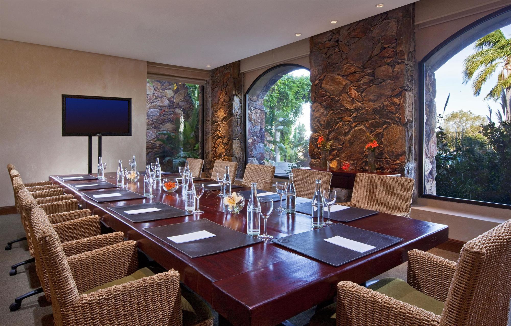 Sheraton Colonia Golf & Spa Resort Colonia del Sacramento Eksteriør bilde Meeting room at the Four Seasons Hotel